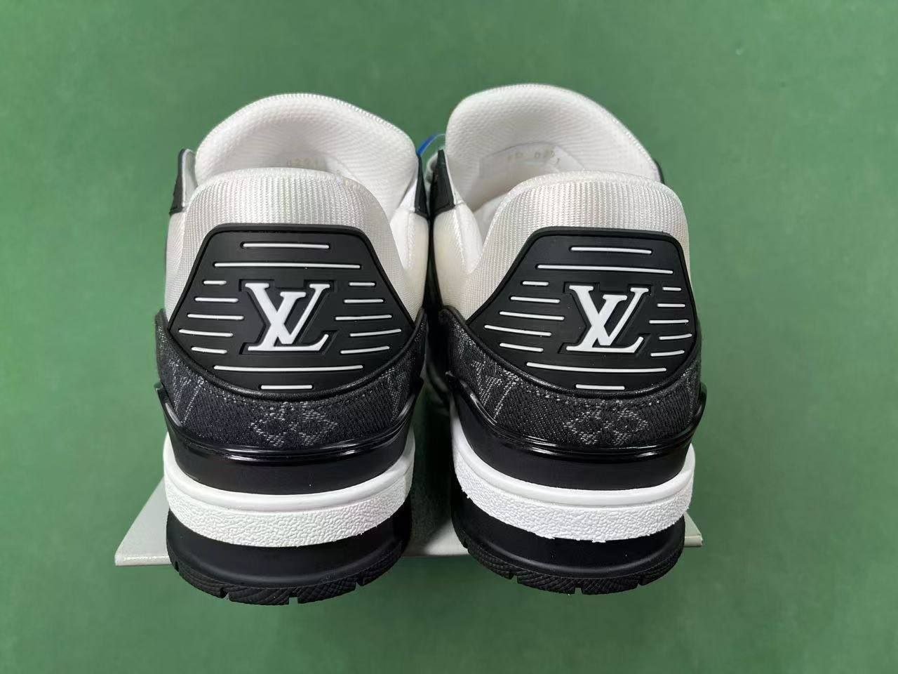 LV TRAINER SHOES -3