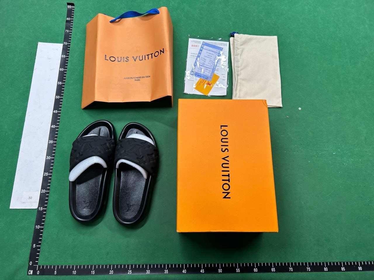 Louis Vuitton slippers    -2