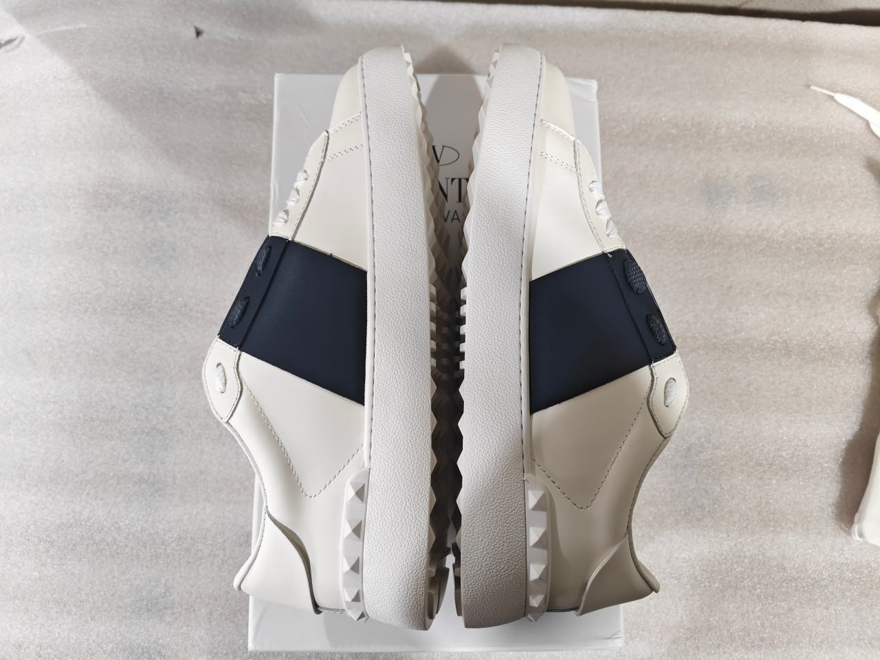 Valentio Rockstud Sneakers -2