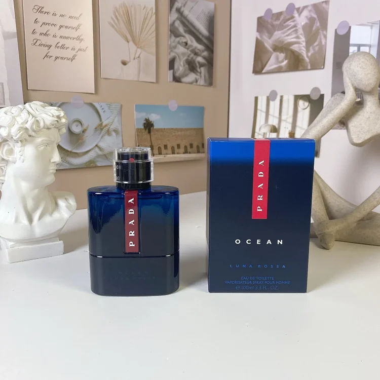 A collection of high-end perfumes -1