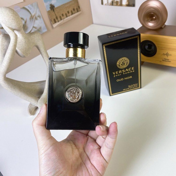 Versace Black Oud Eau de Parfum-3518 -4