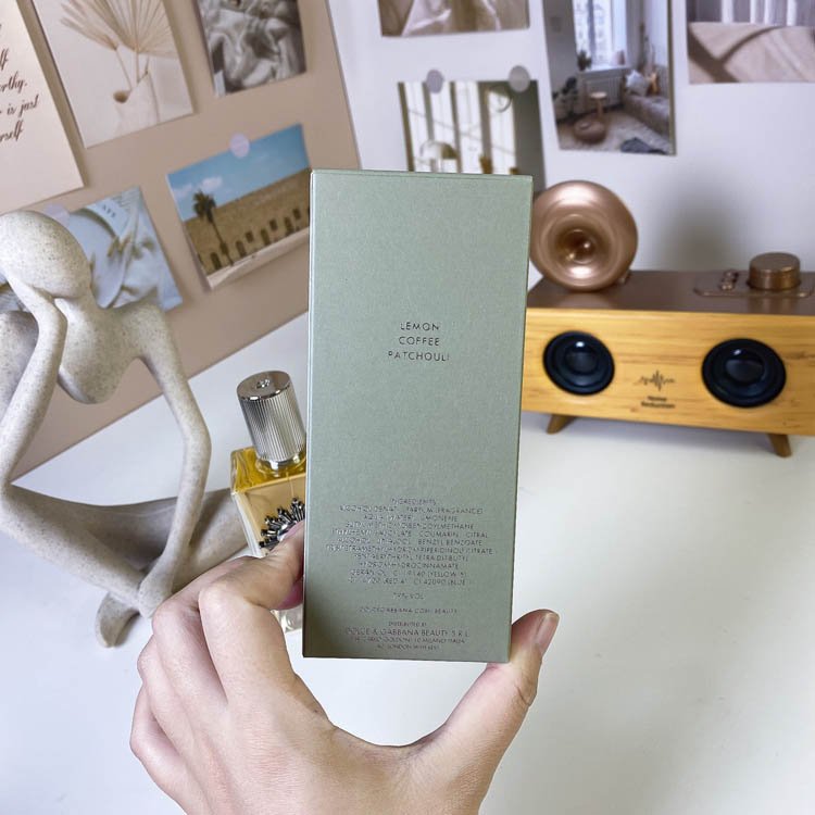 Dolce & Gabbana offers men's fragrance- -7