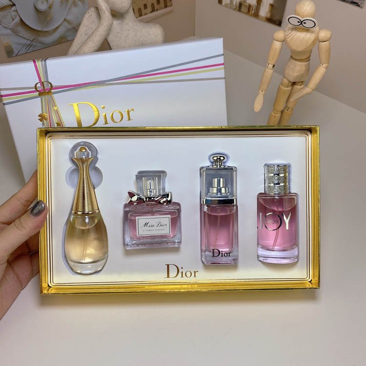 Dior Perfume 4-piece Christmas Edition -3