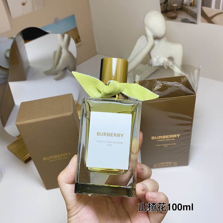 Burberry Hawthorn Blossom Perfume-3339                   -2