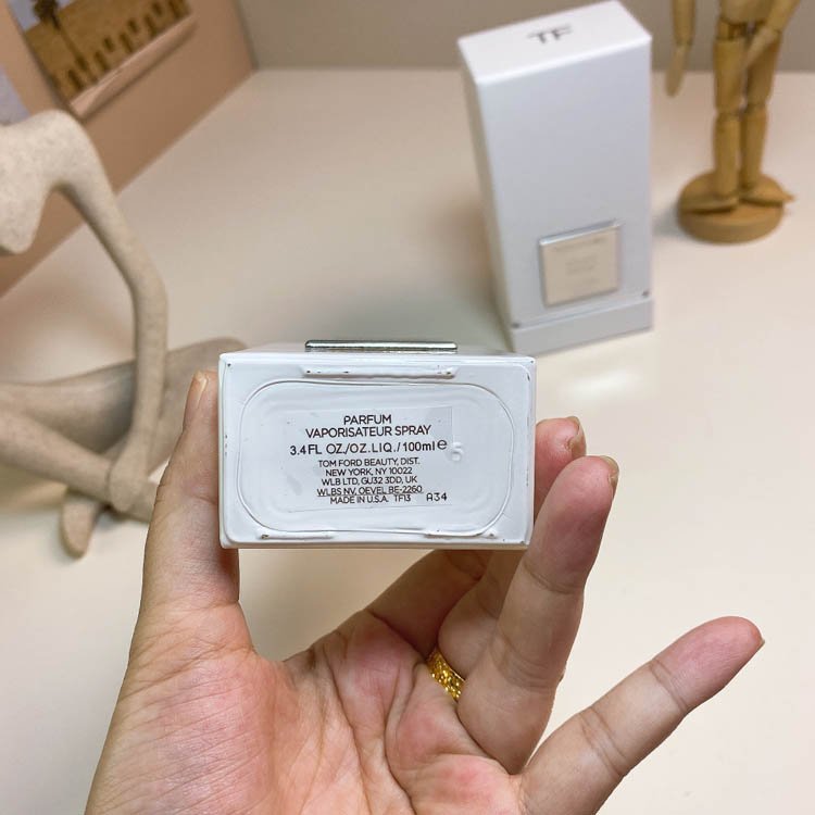 TOMFORD TF Snow Reflection Flowing Light Fragrance Edition Perfume-3198                   -4