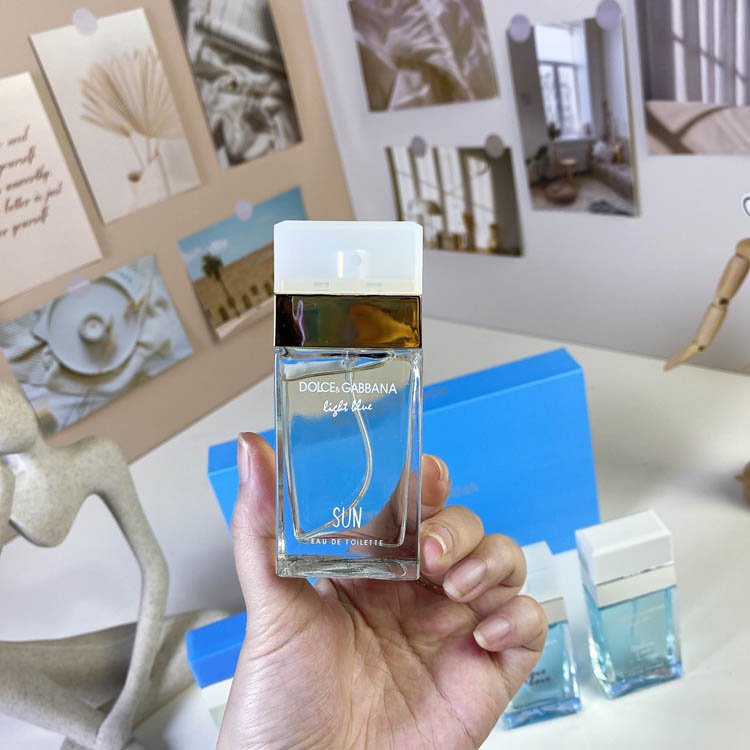 Dolce & Gabbana DG light blue medium four-piece set-3121                   -4