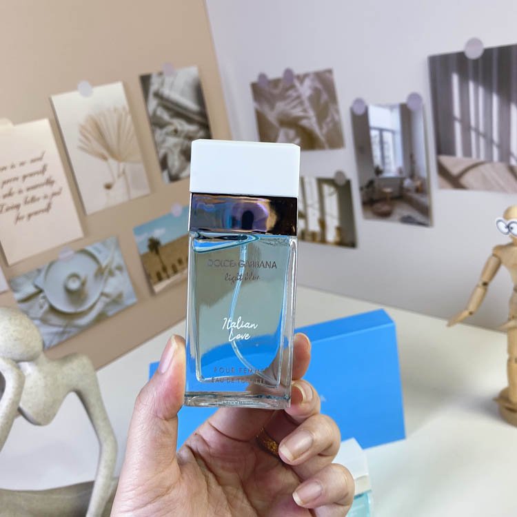 Dolce & Gabbana DG light blue medium four-piece set-3121                   -6