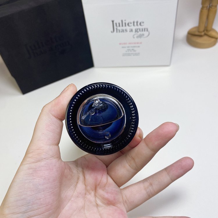 Juliet with a Gun Invisible Desire Perfume-3018                   -4